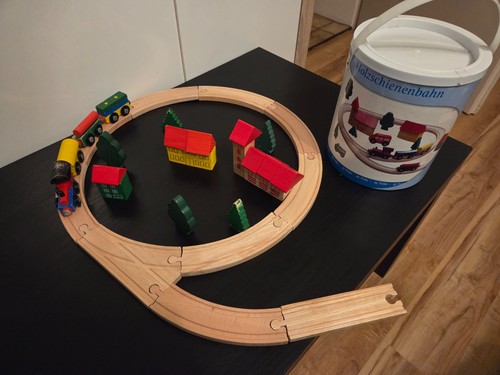 Holzeisenbahn mit schienen - holzeisenbahn,